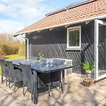 度假居 4 Star Holiday Home In Oksbol *